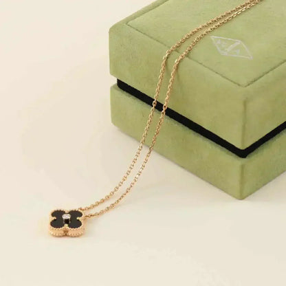 [Renovia Jewelry]CLOVER 15MM DIAMOND ONYX NECKLACE
